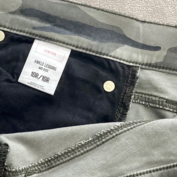 Express (NWOT) Ankle Legging Mid Rise Jeans / Size 10 - Picture 8 of 10